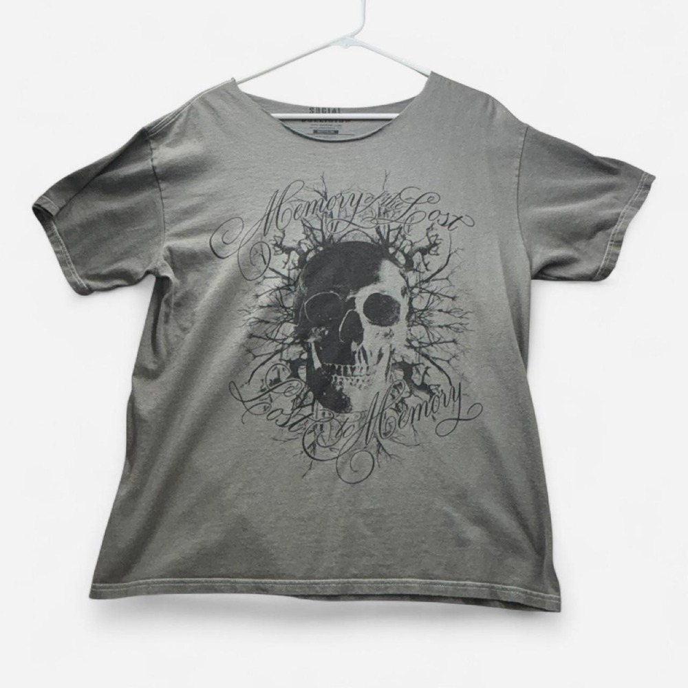 Social Collision Mens Skull Graphic Tee Gray Memory of‎ the Lost Punk Shirt M